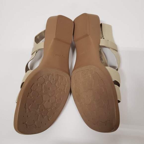 Easy Street Women's Treasure Stretch Sandals in tan - Size 11 - Picture 6 of 8